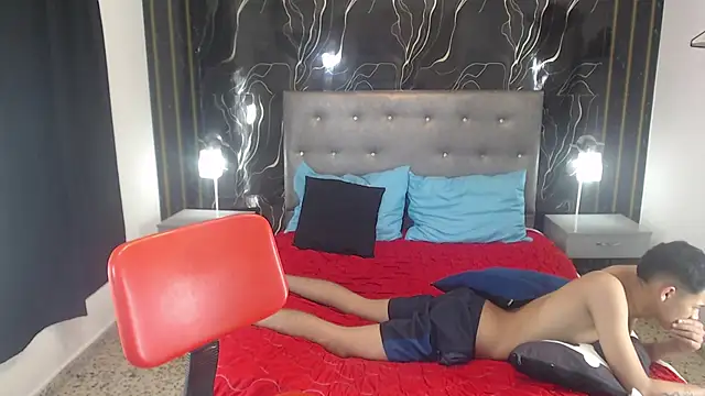 PhillipCox's Live XXX Chat