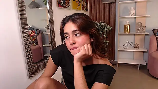 _Lucy_Grey_n Webbikameraesitys