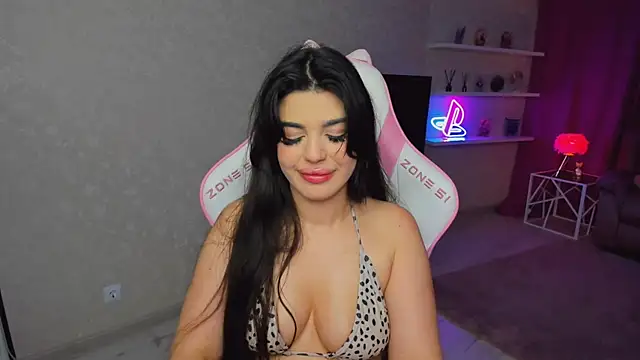 AlluringAriel Adlı Modelin Canlı XXX Sohbeti