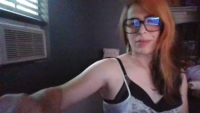mayra_mayhem: διαδικτυακό σόου στην κάμερα