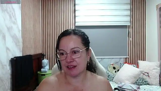 Sonialorens_ Live XXX-chat