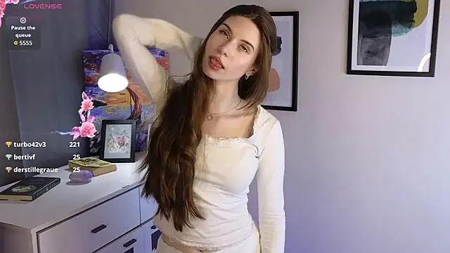 Umia_Bordered Adlı Modelin Canlı XXX Sohbeti