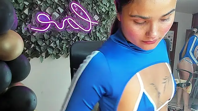 DestinyHills live XXX chat
