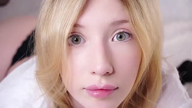 SunnivaCovil's Live XXX Chat