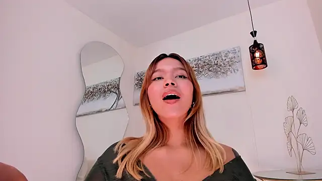 Adria_ross 现场XXX聊天