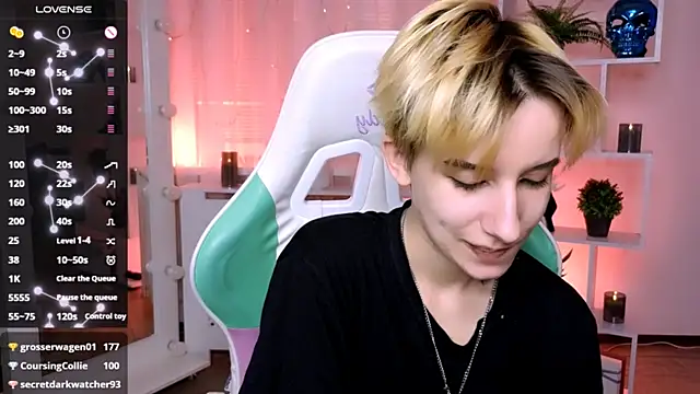 XXX chat uživo modela _Rein_ramm
