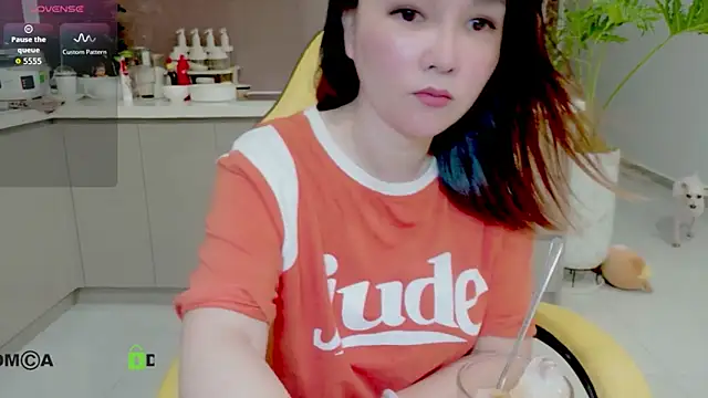 Clumsy_Girl live XXX chat