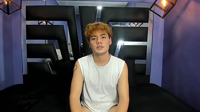 XXX chat uživo modela VeluniLiore