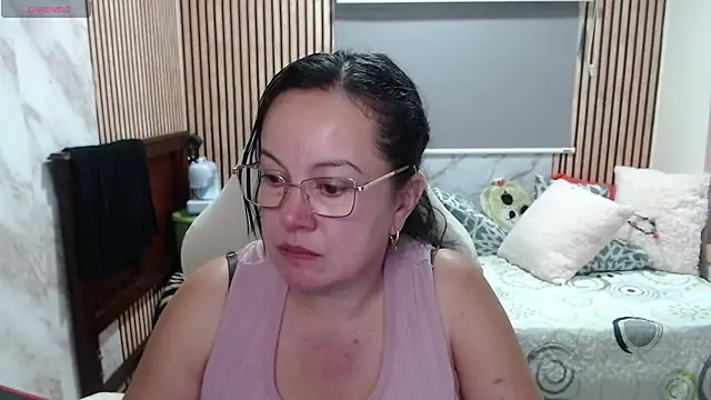Chat +18 de Sonialorens_ ao vivo