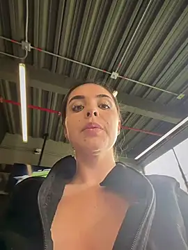 Alirawrz Live XXX-Chat