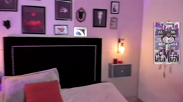 pinkk_deemon Adlı Modelin Canlı Sohbet Odası