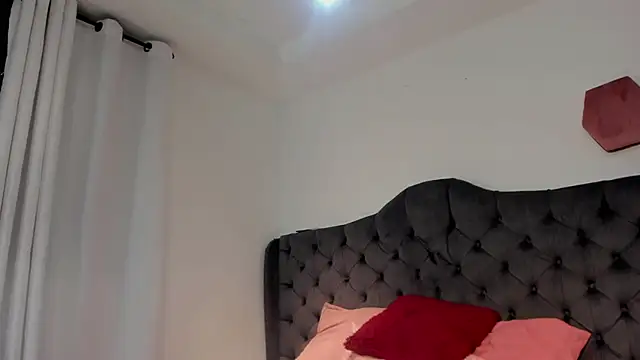 two_milkyway's Live XXX Chat