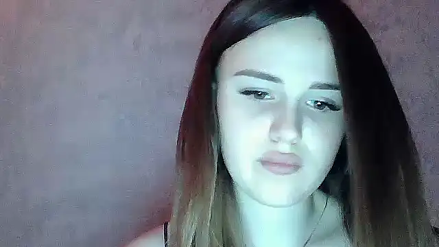 SweetLoraa Adlı Modelin Canlı XXX Sohbeti