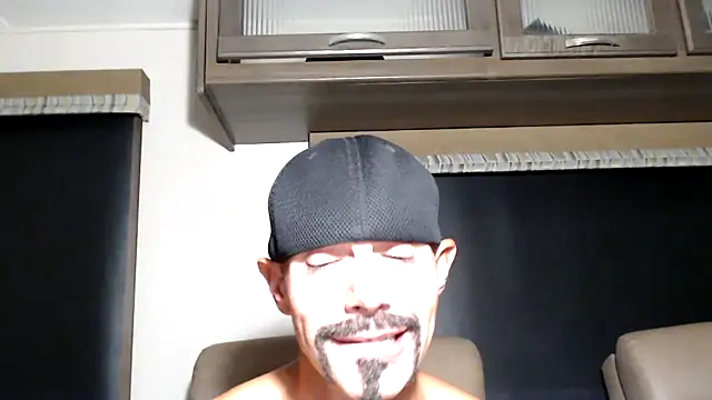 ThickD2C webkamerás műsora