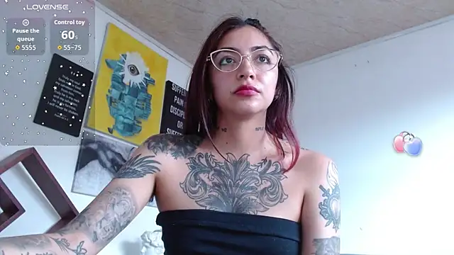 ZoeBakers_ Chat XXX in diretta