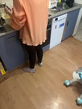 Teeny-Slut18 Show Webcam