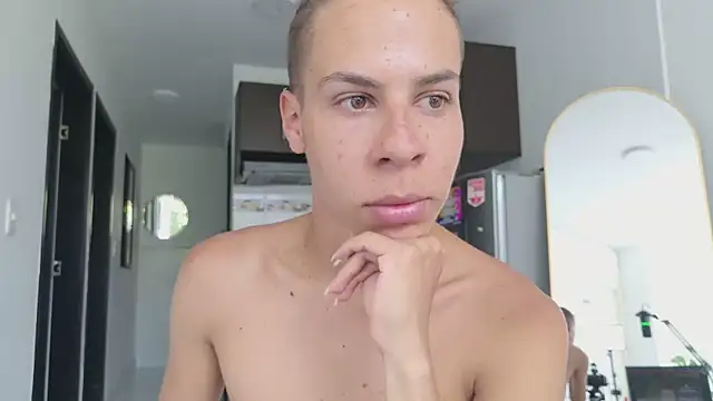 Chatroom XXX en direct de grey___27