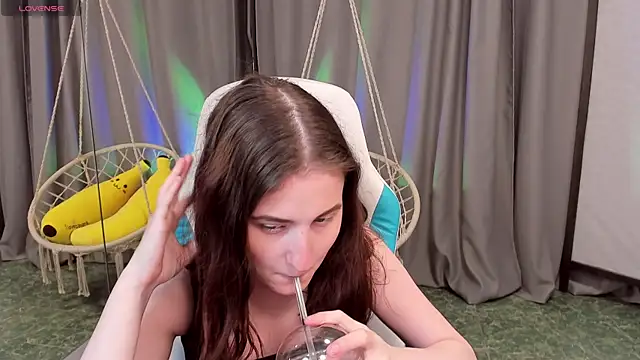 KiraDuvall's Live XXX Chat
