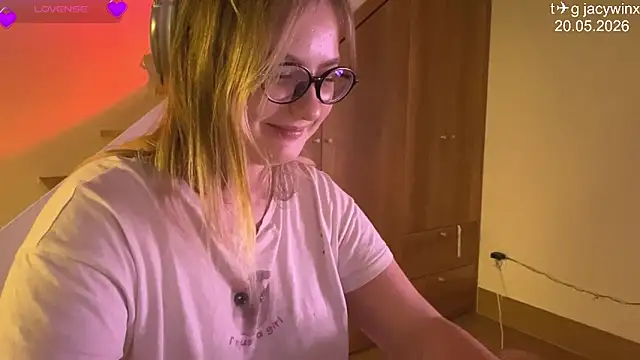 JacyWinslat élő XXX-chatje