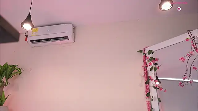 mili_moon_ Live XXX Chat
