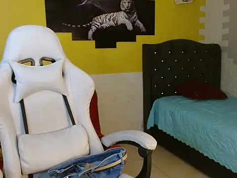 Show de naomis_36 na webcam