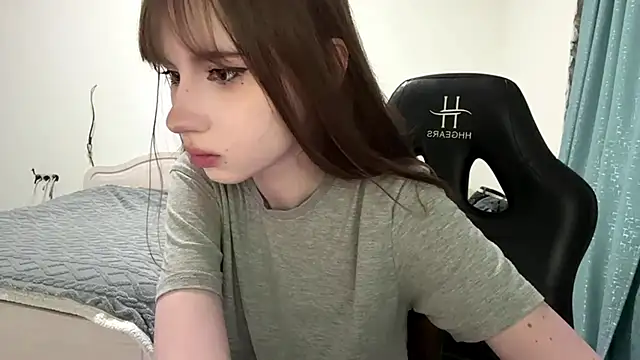GiddyDoom Adlı Modelin Canlı XXX Sohbeti