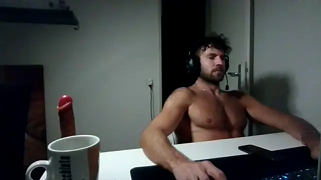 alpha-hunk Adlı Modelin Canlı XXX Sohbeti