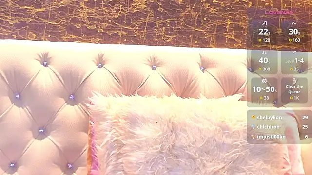 loana_vegas' Webcam Show