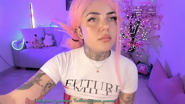 Онлайн чат XXX cute_catlyn