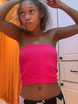 Tamiii420 Chat XXX in diretta