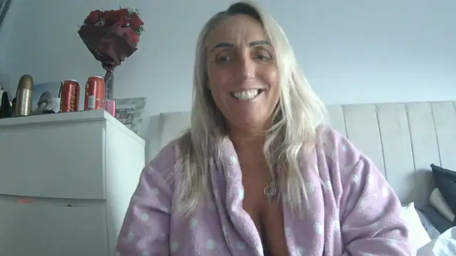 theblondecocklover's Live XXX Chat