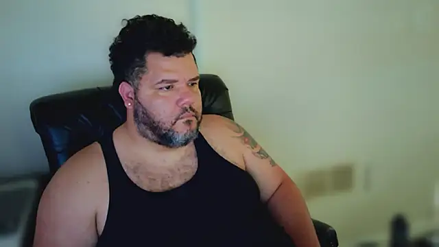 HotDominicanCum: διαδικτυακό σόου στην κάμερα