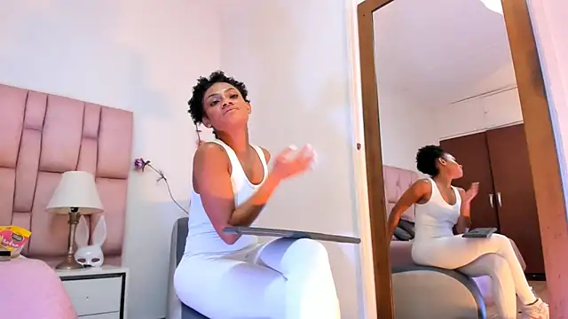 kamii_arias élő XXX-chatje