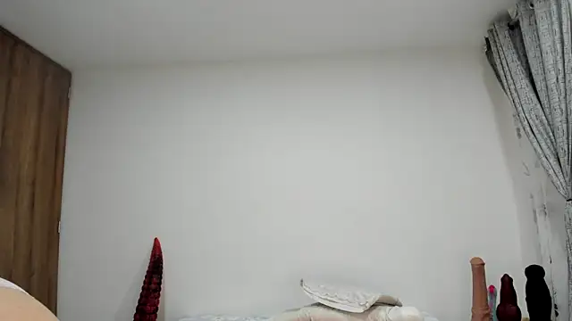 charlloteevans_Xのウェブカメラショー