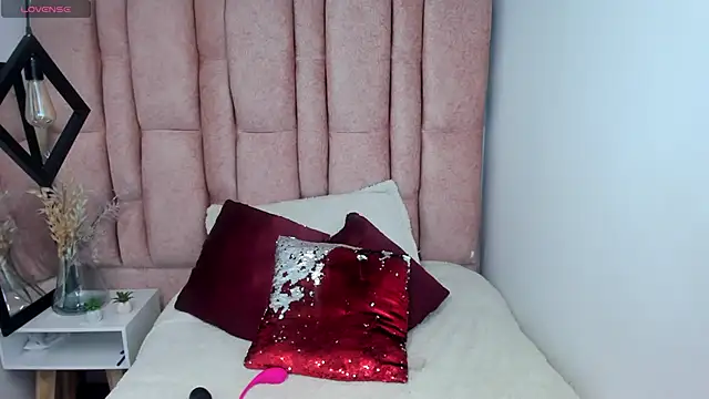 Chat +18 de Issa_Milf__ ao vivo