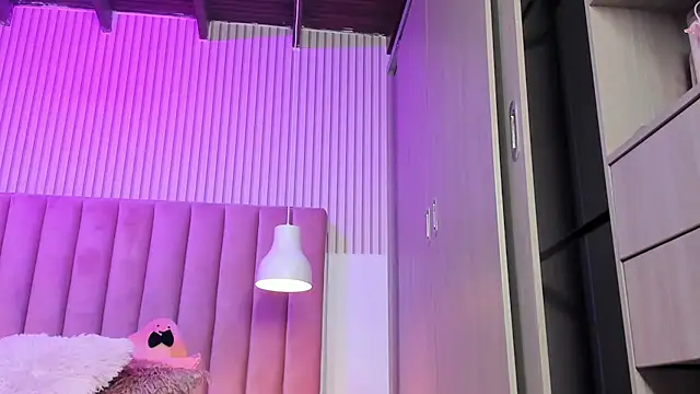 ScarlettDreamss7's Webcam Show