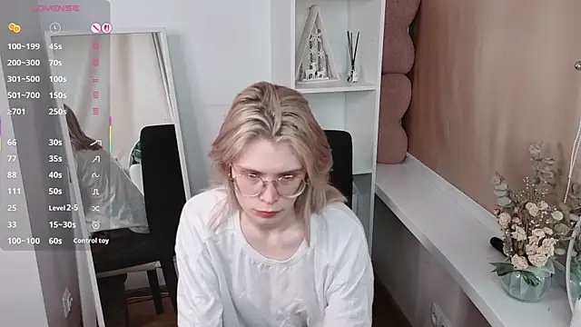 دردشة MarikoHashimoto الجنسية المباشرة
