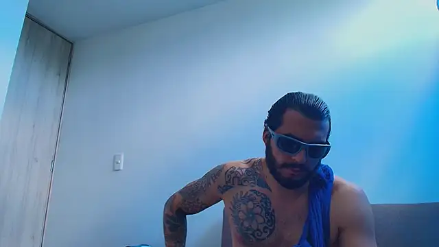 thomas_gun Live XXX-Chat