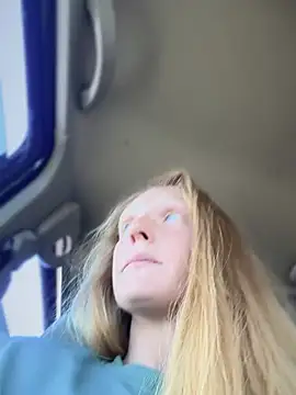XXX chat uživo modela GoldenFlameGoddess