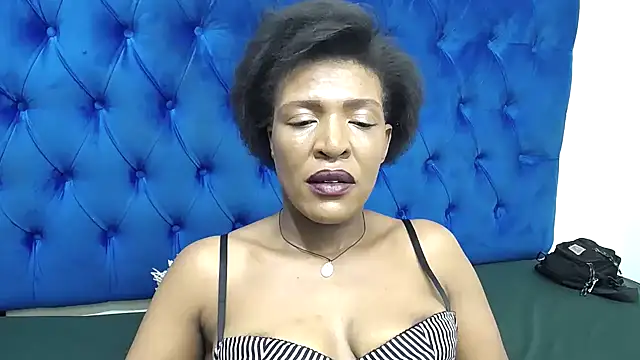 SpicyQueenxxxx – Live XXX-chat
