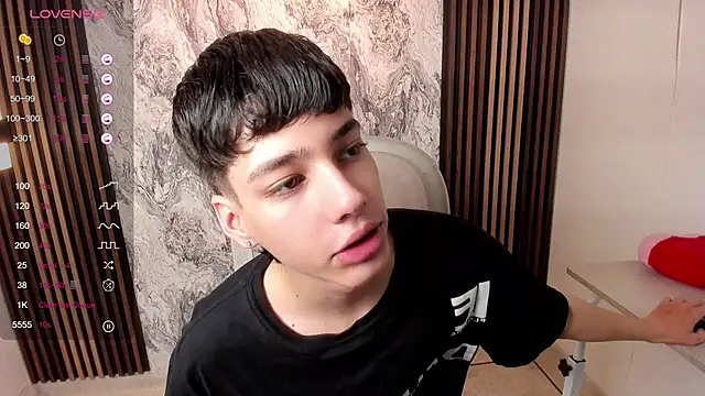 oblivion_deku Adlı Modelin Canlı XXX Sohbeti