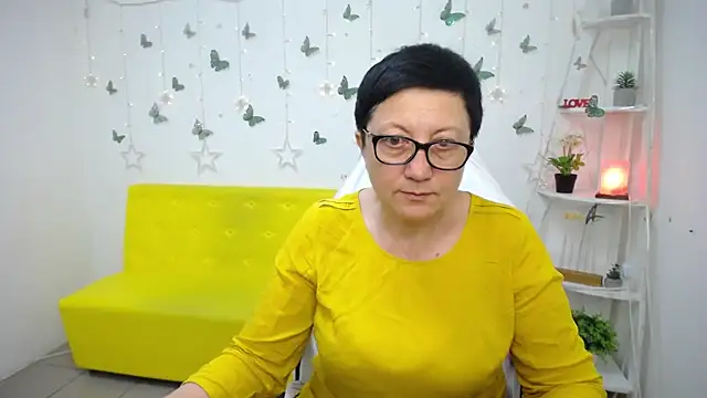 EmilyL0ve Chat XXX in diretta