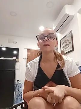 MissDiavoletta Chat XXX live