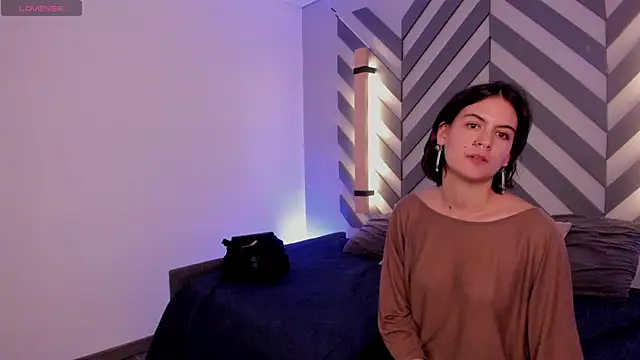 freyaa__1 Adlı Modelin Canlı XXX Sohbeti