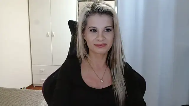 KristineGlow Live XXX Chat