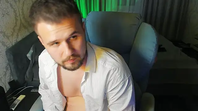 Vladik_b Show Webcam
