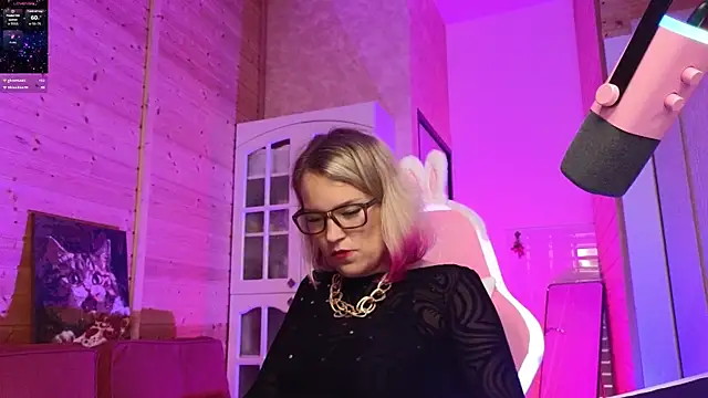Lady_Shine Adlı Modelin Canlı XXX Sohbeti