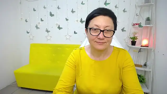 EmilyL0ve Chat XXX in diretta