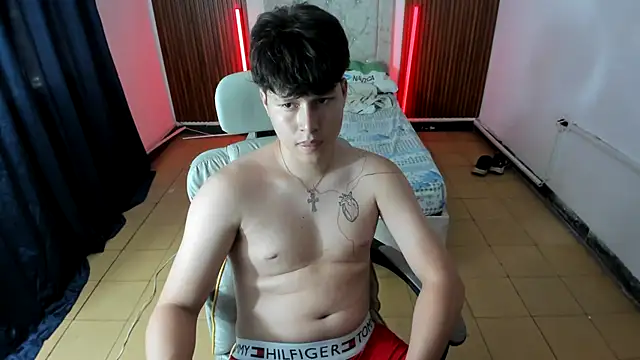daniel_leon 即時 XXX 聊天