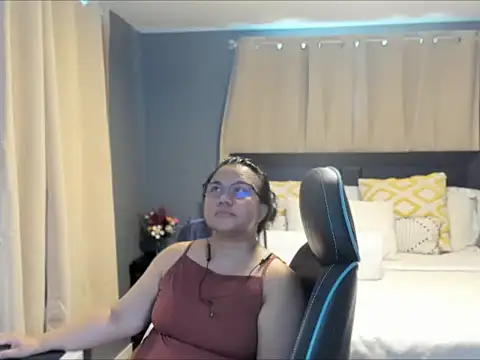 auroramaze88's Live XXX Chat